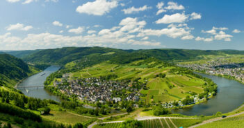 Die Mosel birgt viele Ausflugsmöglichkeiten für eine Weinreise.