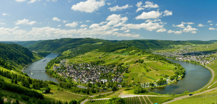 Die Mosel birgt viele Ausflugsmöglichkeiten für eine Weinreise.