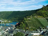 Bei einer Radtour durch die Moselberge oder entlang des Ufers sollten Sie sich auch die Städte und Sehenswürdigkeiten im Mosel-Saar-Ruwer Gebiet ansehen.