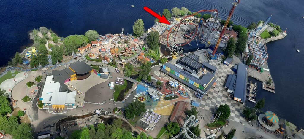 Die dritte der Top 10 Sehenswürdigkeiten in Tampere, das ist der Freizeitpark Särkänniemi mit seinen zahlreichen Achterbahnen und Fahrgeschäften.