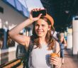 Klassenfahrt ins Ausland: Eine Chance für interkulturelle (Foto: AdobeStock - Elizaveta 329663060)
