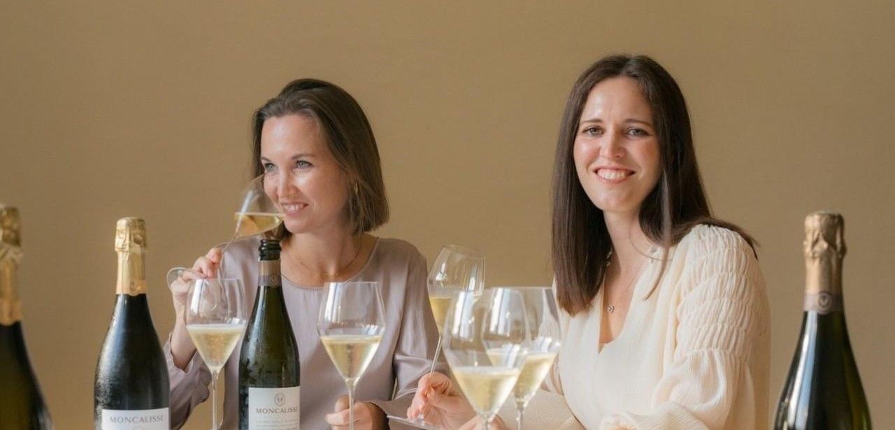Julia und Karoline Walch eröffnen Weingut Moncalisse in (Foto: Intervinum AG)