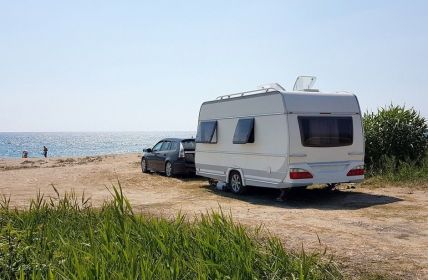 VHV startet neuen Kfz-Tarif mit Campinginhaltsversicherung ab Juli (Foto: AdobeStock - sea and sun - 316071268)